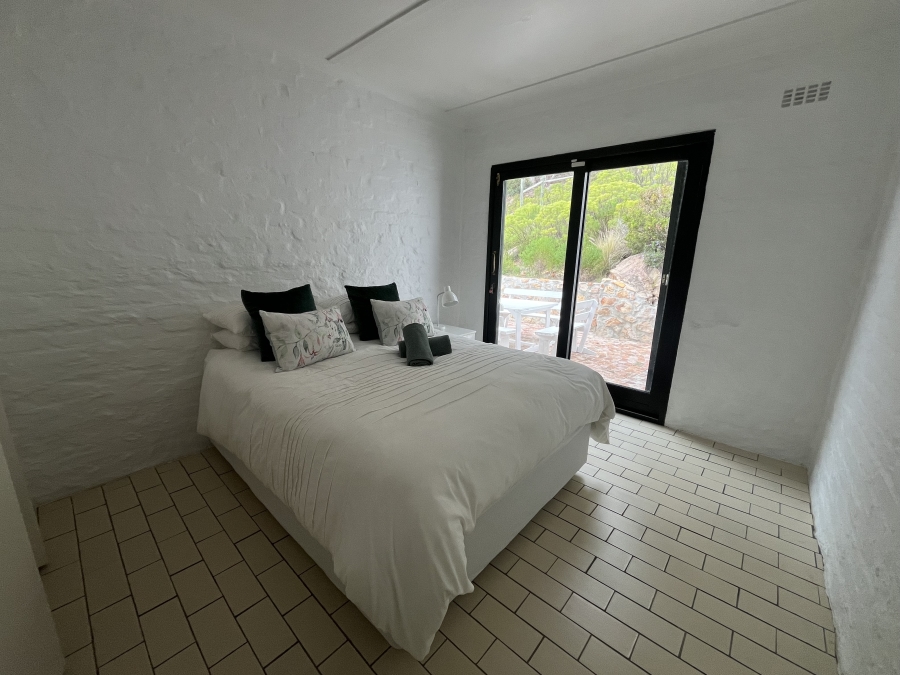 To Let 5 Bedroom Property for Rent in Mountainside Western Cape